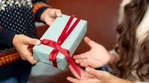 महिला को कूरियर के जरिए मिला देसी कट्टा और धमकी भरी चिट्ठी..चिट्ठी में लिखा- 'बहुत पैसा जमा कर लिया है, अब खैर नहीं