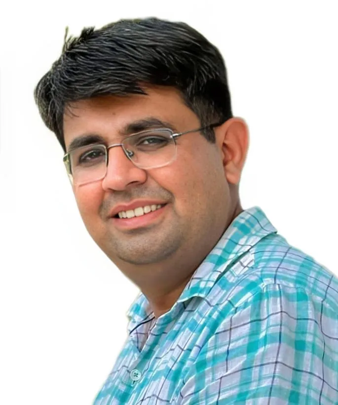 डॉo सत्यवान सौरभ। कवि, सामाजिक विचारक एवं स्तंभकार