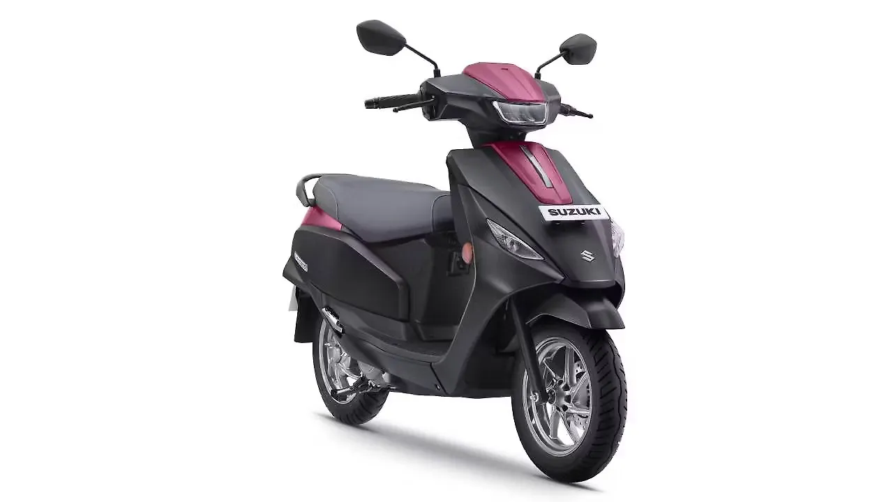 Suzuki eAccess Electric Scooter पर 19800 रुपये तक की बचत का मौका जानें फीचर्स रेंज और कीमत की पूरी जानकारी