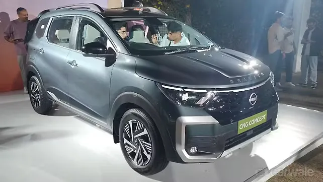 बजट में फैमिली कार की तलाश खत्म, Nissan Gravite 7 Seater की एंट्री, 5 रंग, AMT गियरबॉक्स और आने वाला CNG अपडेट