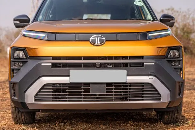 2026 Tata Punch EV Facelift बनाम पुरानी Punch EV जानिए क्या बदला डिजाइन रेंज और कीमत में बड़ा फर्क