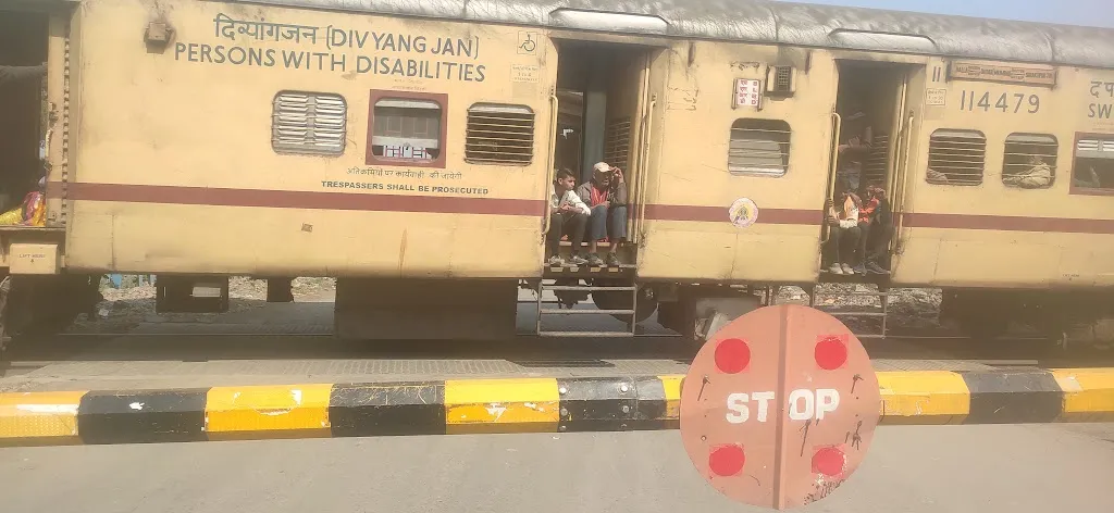 मेरठ में होली 2026: अतिरिक्त बसें और स्पेशल ट्रेनें, यात्रियों की सुविधा सुनिश्चित