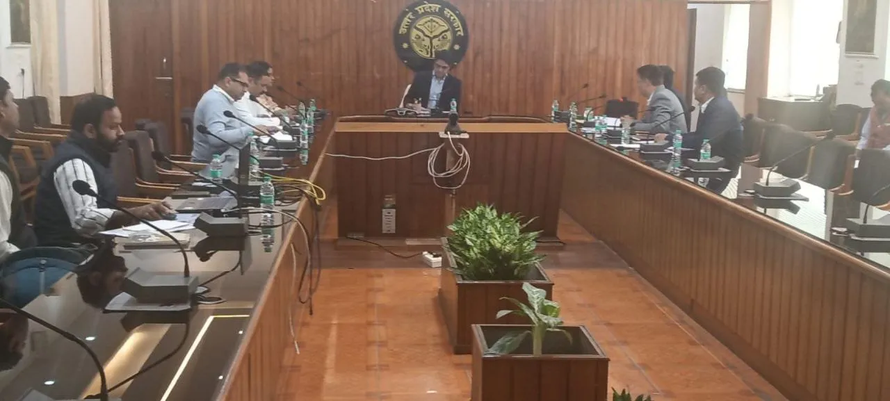 मेरठ: आयुक्त भानु चंद्र गोस्वामी की अध्यक्षता में मेरठ सिटी ट्रांसपोर्ट सर्विसेज बोर्ड की बैठक, यात्री सुविधाओं पर विशेष ध्यान