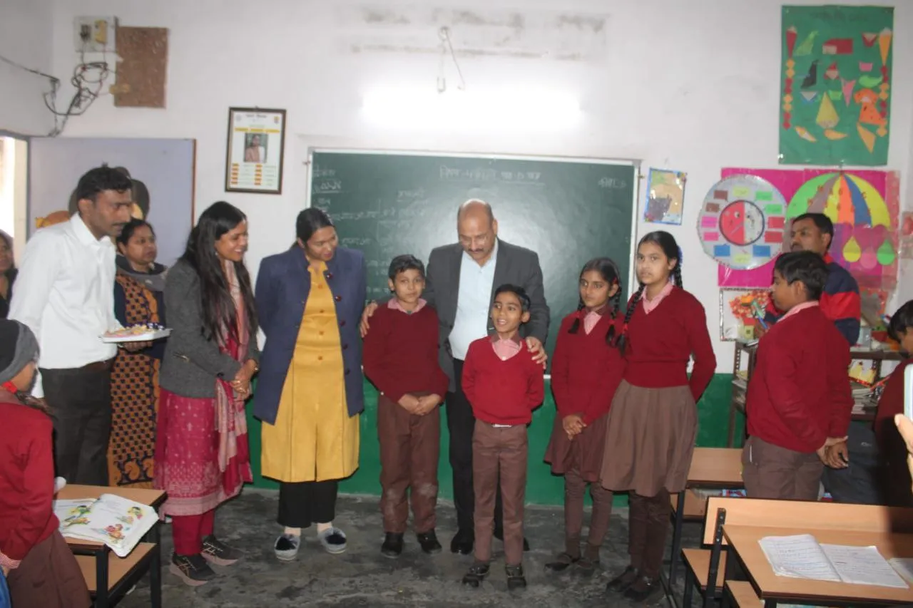 मेरठ: कृष्णपुरी प्राथमिक विद्यालय में स्मार्ट क्लास का उद्घाटन, बच्चों को डिजिटल शिक्षा से मिलेगा लाभ