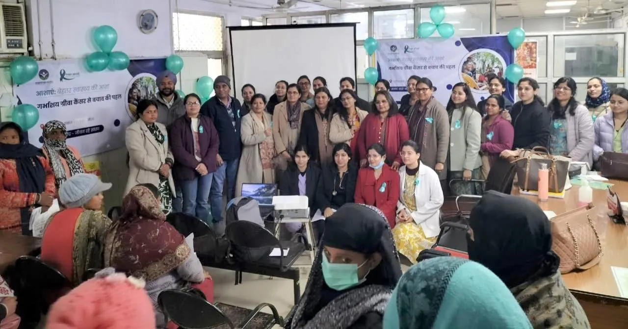 एलएलआरएम मेडिकल कॉलेज में सर्वाइकल कैंसर जागरूकता कार्यक्रम, ओपीडी में महिलाओं को दी गई अहम जानकारी