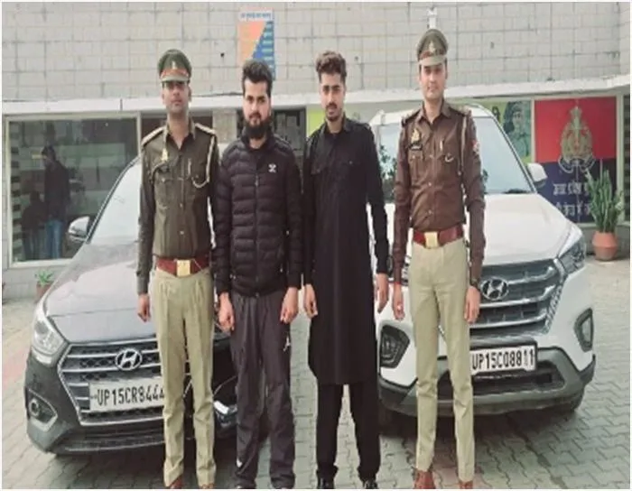 मेरठ पुलिस ने स्टंटबाजी और लापरवाही से वाहन चलाने वाले दो युवकों को किया गिरफ्तार