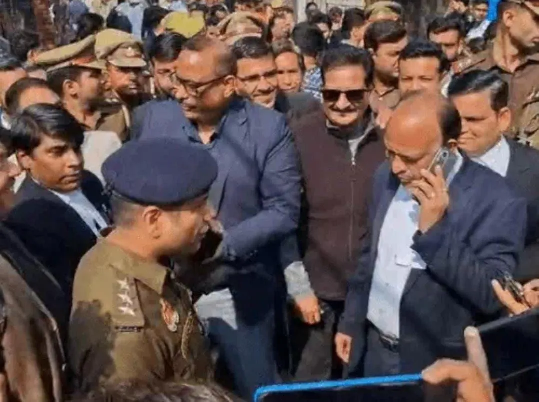 मेरठ में कोर्ट को बम से उड़ाने की धमकी का ई-मेल मिलने से हड़कंप, खाली कराया कचहरी परिसर