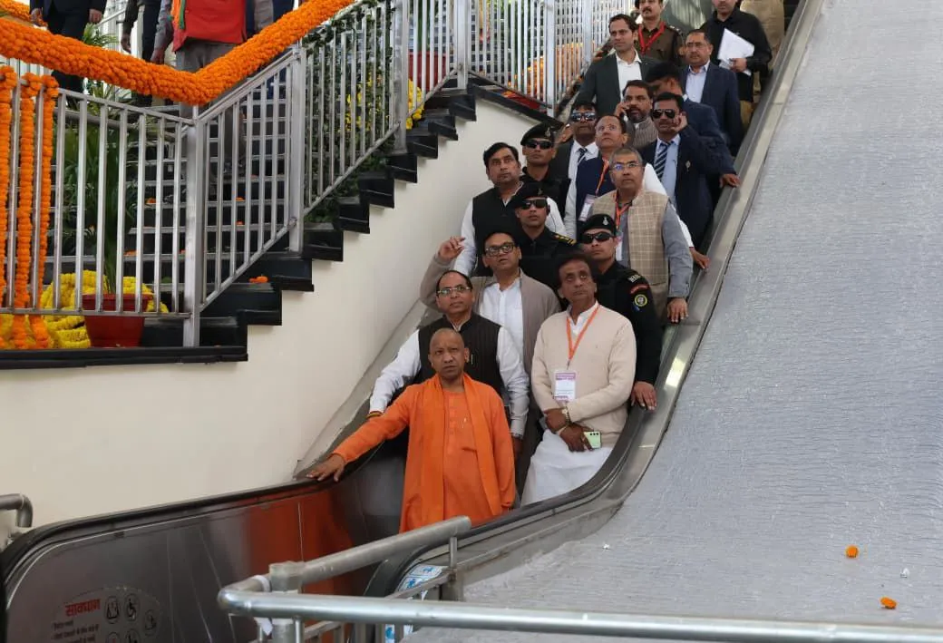 पीएम मोदी के मेरठ दौरे से पहले सीएम योगी ने की तैयारियों की समीक्षा, नमो भारत स्टेशन का किया निरीक्षण