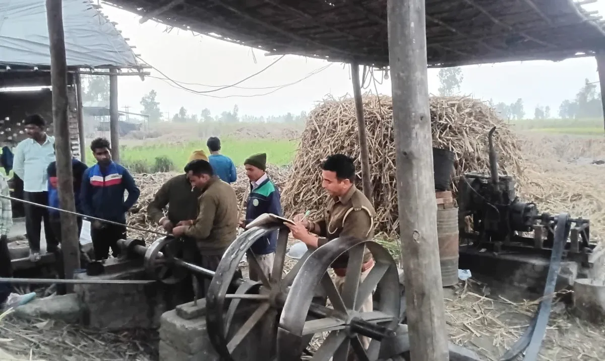 रॉयल बुलेटिन की खबर का बड़ा असर: प्लास्टिक कचरा जलाने और हरे पेड़ सुखाने वाले कोल्हुओं पर चला प्रशासन का हंटर