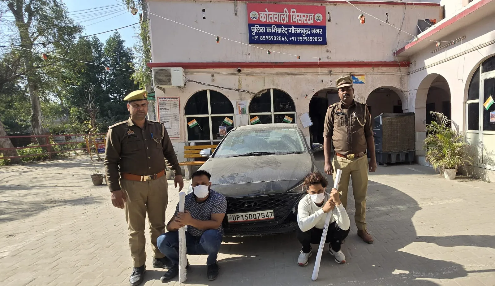 नोएडा: सोसाइटी विवाद में दो दबंग गिरफ्तार, मारपीट और कार क्षति का मामला