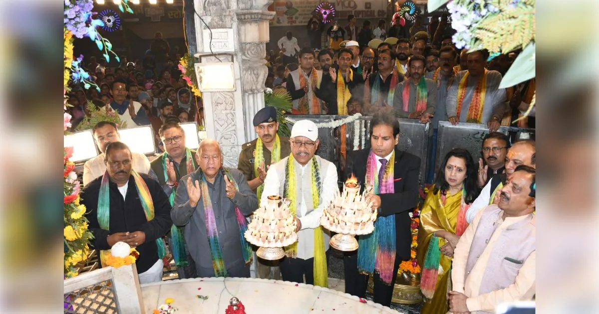 मुजफ्फरनगर: महाशिवरात्रि पर शिव चौक और शिवालयों में उमड़ा आस्था का सैलाब, डीएम-एसएसपी ने की महाआरती; 800 स्थानों पर हुआ जलाभिषेक