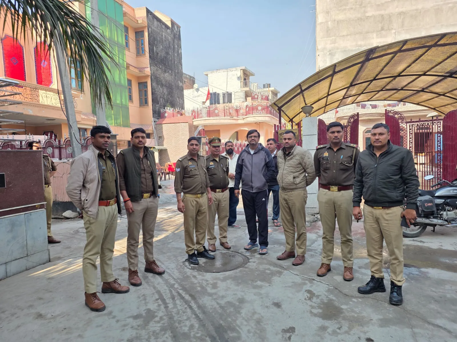 लखनऊ जाने की तैयारी कर रहे कांग्रेस नेता को घर पर किया नजरबंद 