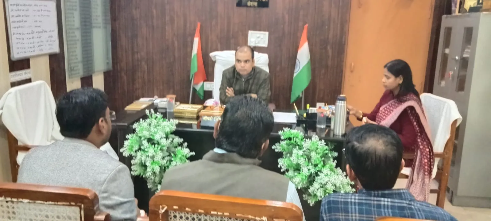 अपर आयुक्त का तहसील कैराना में औचक निरीक्षण: लंबित वादों और वसूली प्रक्रिया में तेजी लाने के निर्देश