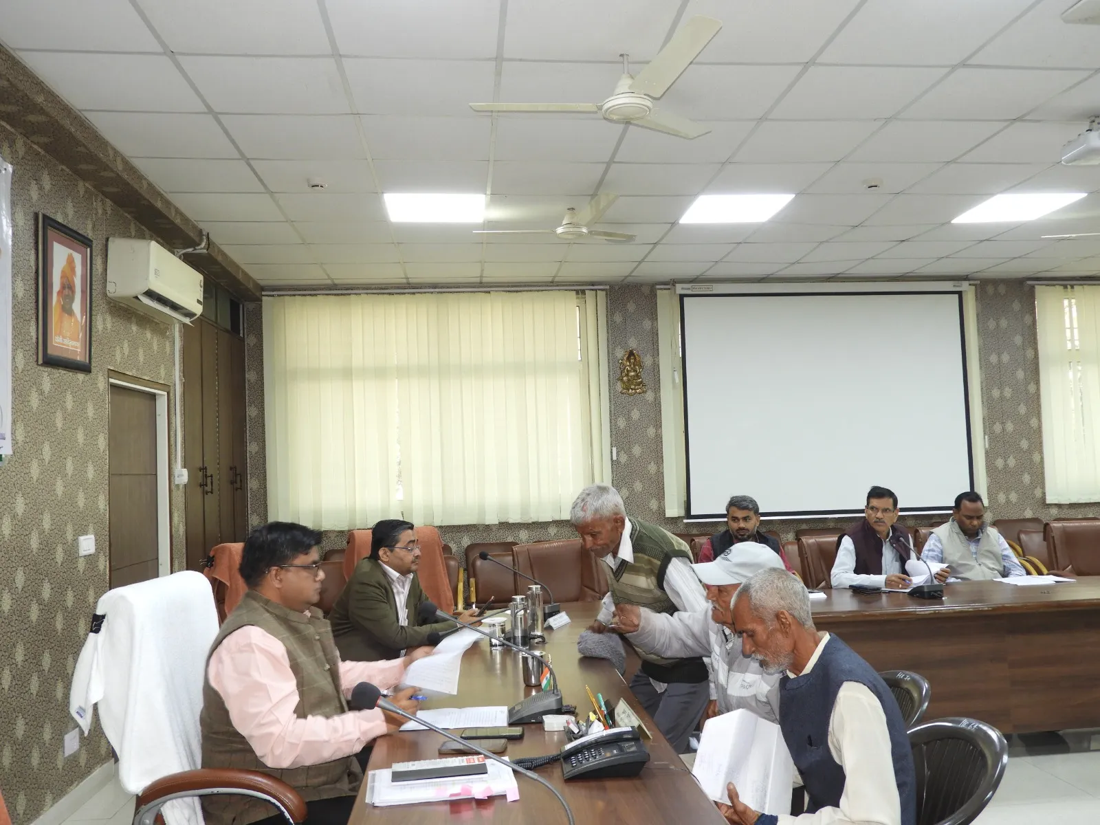 मेरठ में डिस्कॉम उपभोक्ता जन-सुनवाई: बिजली समस्याओं का त्वरित समाधान