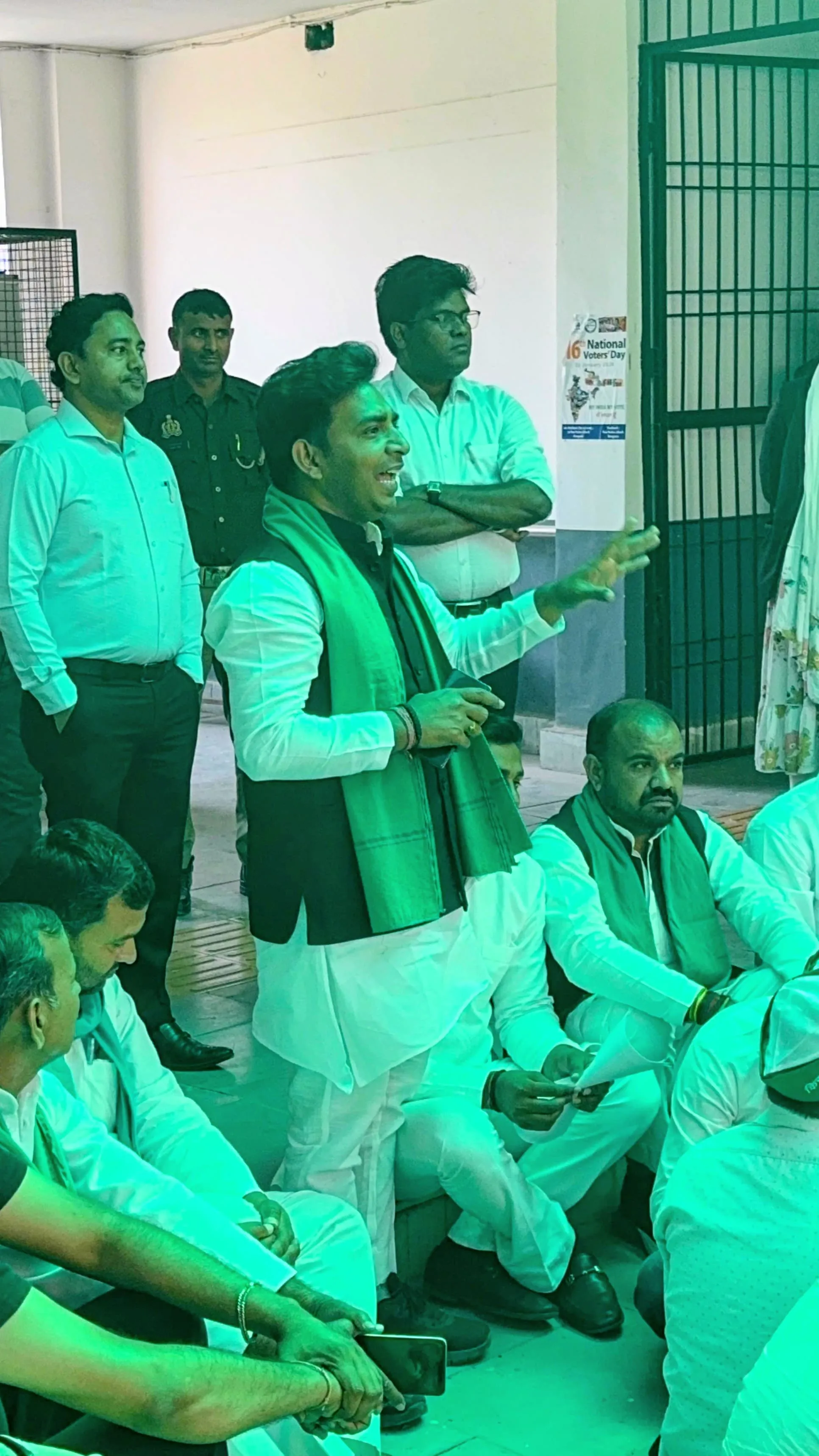 ग्रेटर नोएडा: किसान मजदूर संघर्ष मोर्चा ने तहसील पर प्रदर्शन कर ज्ञापन सौंपा