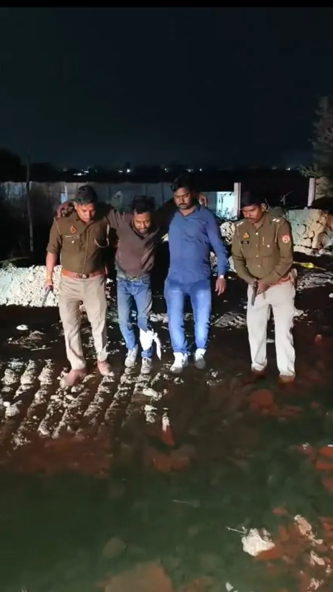 ग्रेटर नोएडा में पुलिस और 5 गौकश बदमाशों में मुठभेड़, दो घायल 