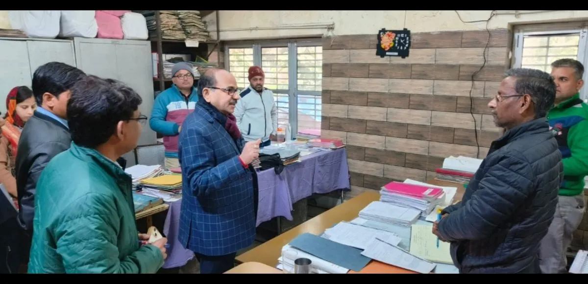 खतौली: एडीएम प्रशासन संजय कुमार ने किया नगर पालिका और तहसील का वार्षिक निरीक्षण, दिए कड़े निर्देश