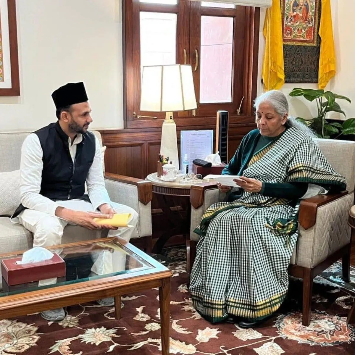 संभल को मिल सकता है 'एम्स' का तोहफा: सांसद जियाउर्रहमान बर्क ने वित्त मंत्री निर्मला सीतारमण को सौंपा प्रस्ताव, पश्चिमी यूपी के स्वास्थ्य ढांचे में होगा क्रांतिकारी बदलाव