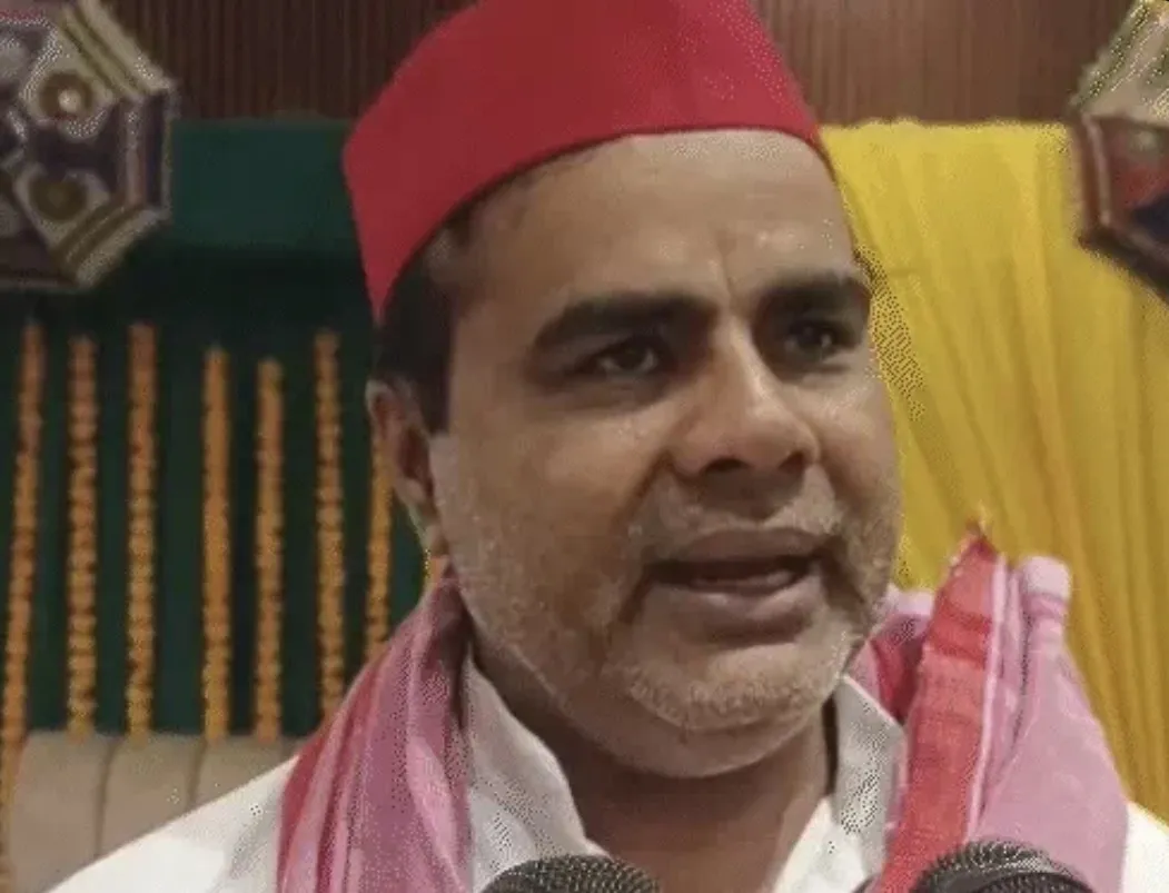 मुरादाबाद: डीएम अनुज सिंह ने सपा विधायक व परिवार के OBC सर्टिफिकेट रद्द किए, झोजा जाति का दावा गलत साबित, 2015 पंचायत चुनाव से चल रहा विवाद