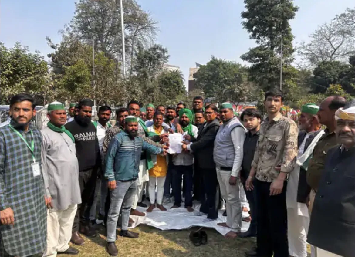 रामपुर: किसान यूनियन की मासिक पंचायत में छह सूत्रीय मांगें, नगर मजिस्ट्रेट को सौंपा ज्ञापन