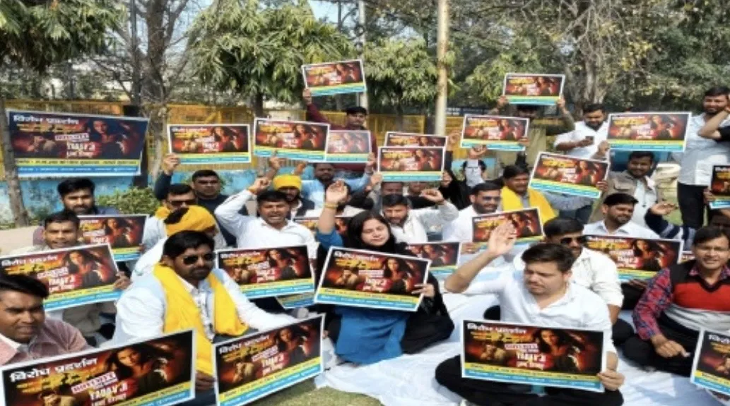 मुरादाबाद में ‘यादव जी की लव स्टोरी’ के खिलाफ सड़कों पर उतरा समाज, निर्माताओं पर कार्रवाई की मांग