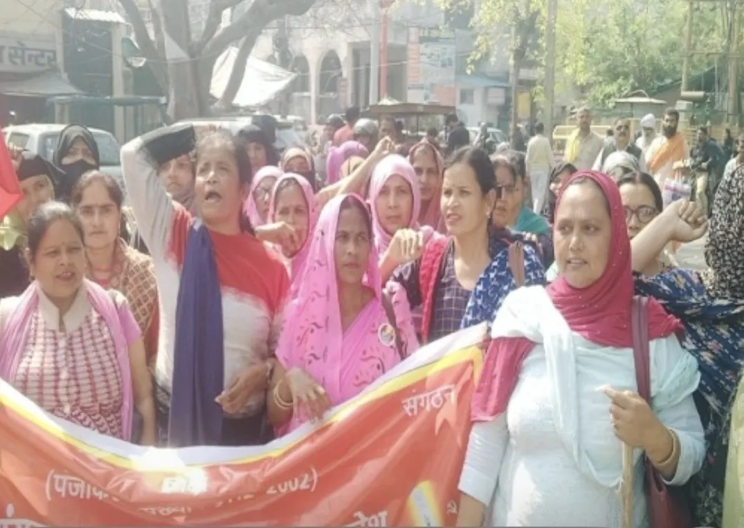 मुरादाबाद: आंगनवाड़ी कर्मियों में बढ़ा आक्रोश, काम पूरा लेकिन हक अधूरा