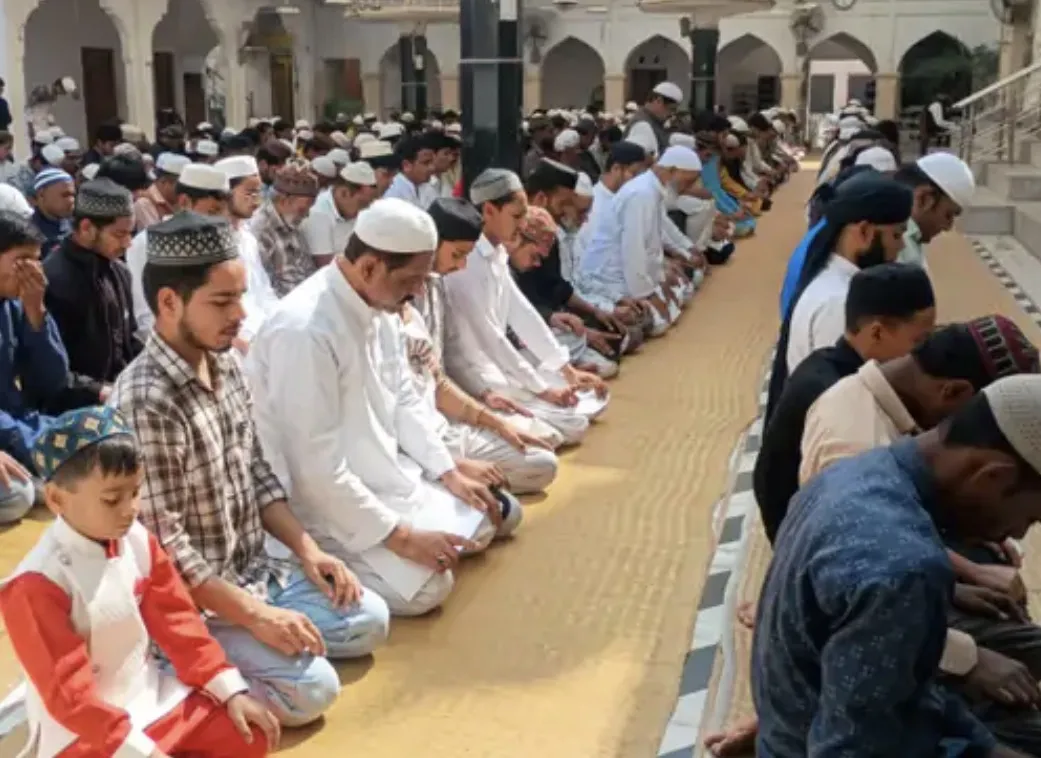 बिजनौर: रमजान के दूसरे जुमे की नमाज शांतिपूर्वक अदा, अमन और तरक्की की मांगी दुआ