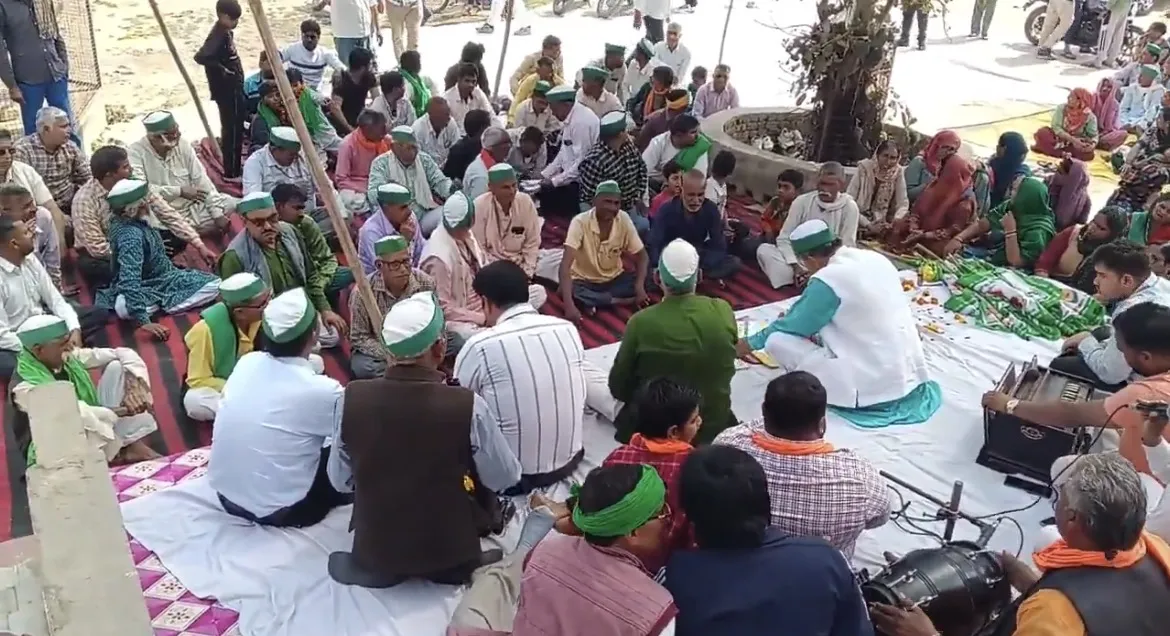 अमरोहा में किसानों का महाधरना, समस्याओं के समाधान को लेकर सरकार को चेतावनी