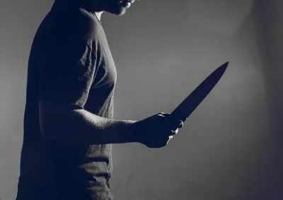 बिहार: क्रिकेट मैदान बना खूनी जंग का अखाड़ा, युवक पर चाकू से हमला, दो आरोपी गिरफ्तार