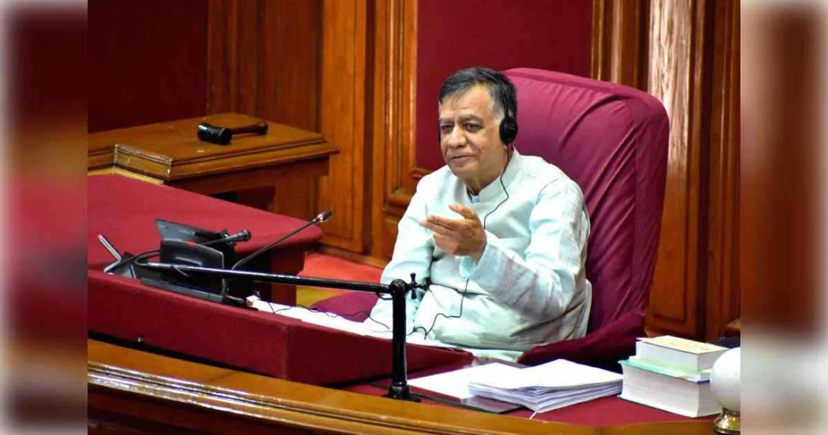 यूपी विधानसभा: सदन में गूंजा मुफ्त बिजली और शिक्षा मित्रों के मानदेय का मुद्दा; सपा विधायक अतुल प्रधान और मंत्री के बीच हुई तीखी नोकझोंक, शिवपाल बोले- 'झूठ बोलते हैं बिजली मंत्री'