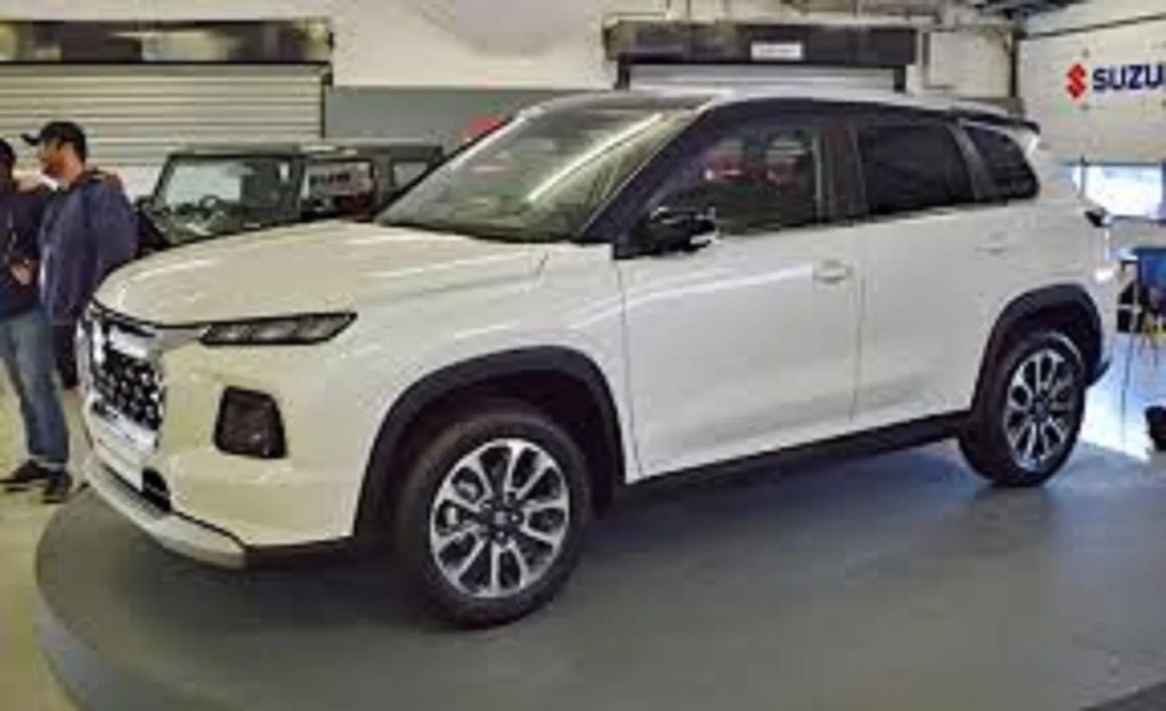 Maruti Grand Vitara CNG EMI Plan जानिए तीन लाख डाउन पेमेंट के बाद कितनी होगी हर महीने किस्त और कितनी पड़ेगी कुल कीमत