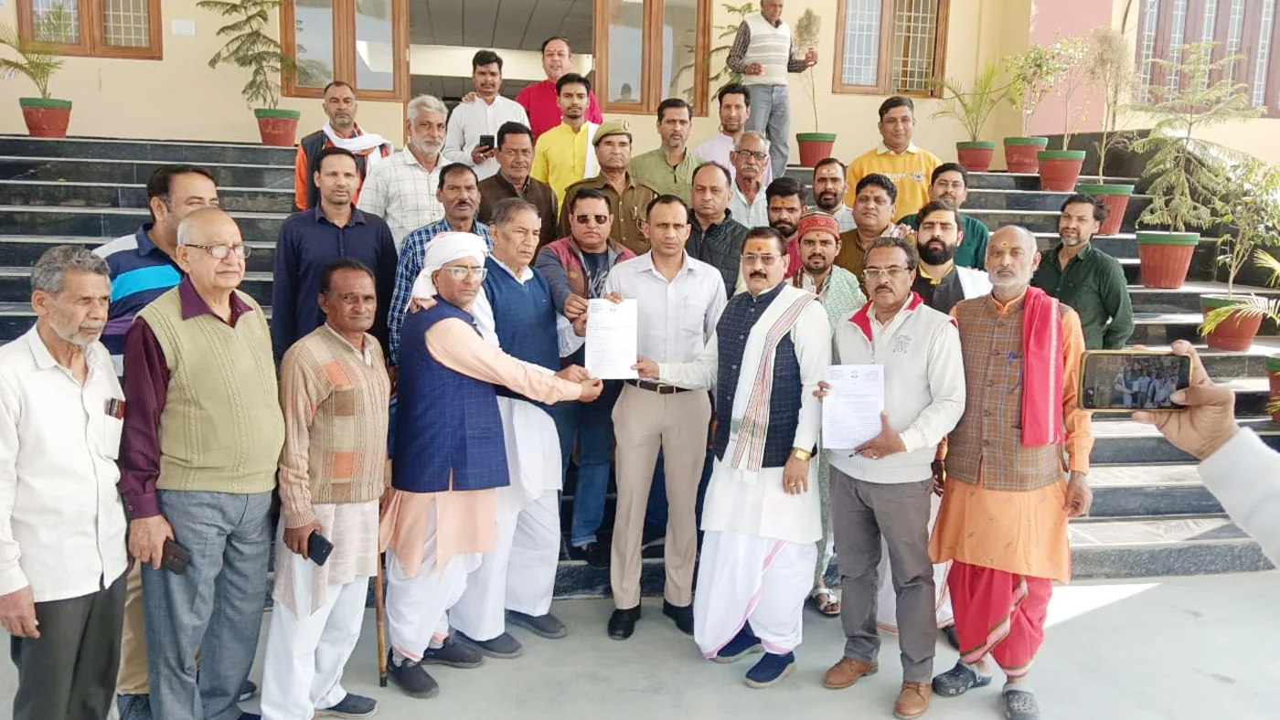 शामली में कांग्रेस ने शंकराचार्य मामले की निष्पक्ष जांच की मांग को लेकर प्रदर्शन किया