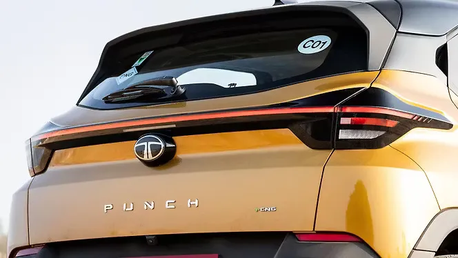 Tata Punch EV Facelift:पहली झलक में सामने आया नया लुक, 365 KM रेंज के साथ फरवरी में लॉन्च की तैयारी