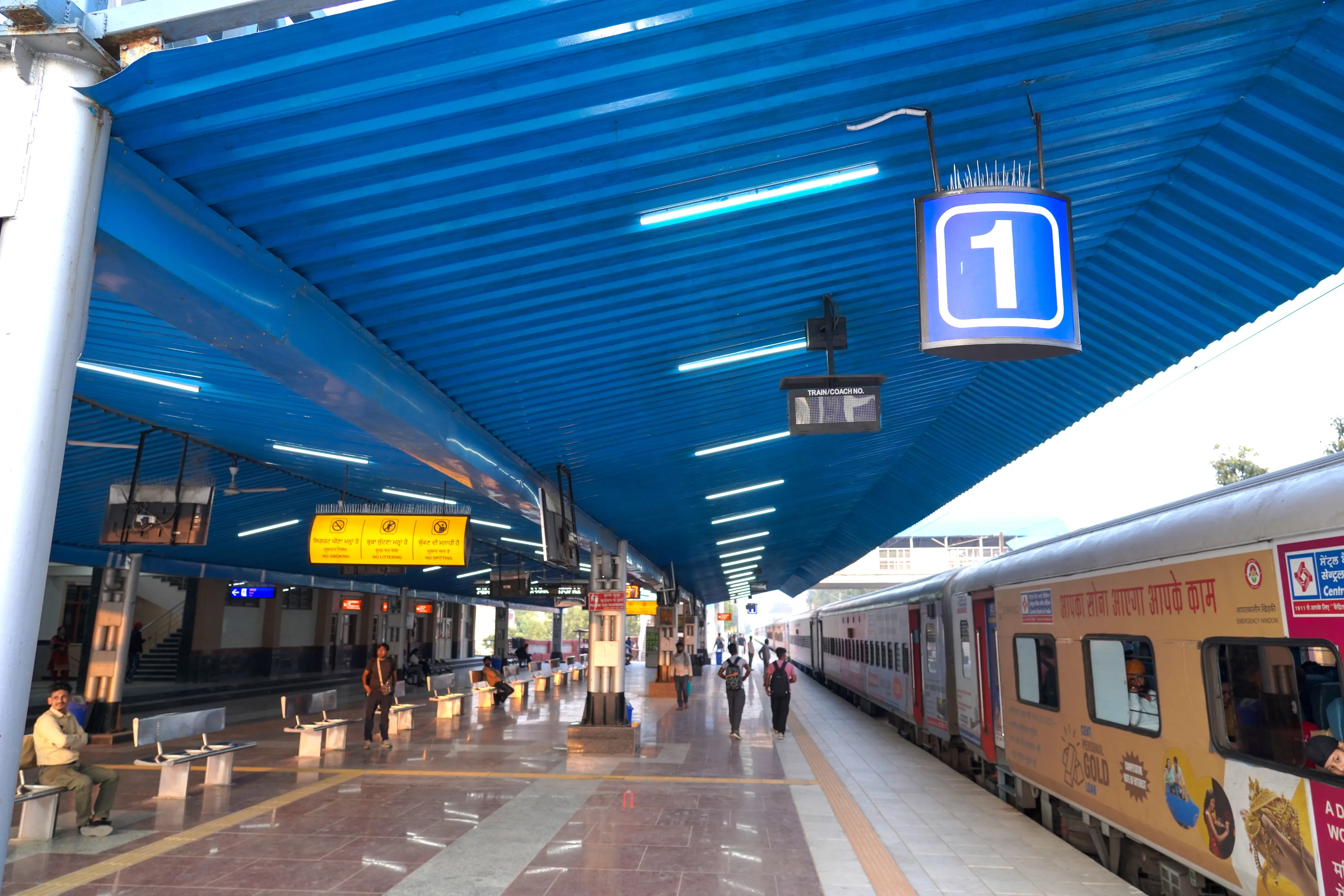 होली पर यात्रियों को बड़ी राहत: भारतीय रेल ने तीन नई स्पेशल ट्रेनें चलाईं, दो के फेरे बढ़ाए