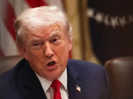 ईरान के साथ व्यापार करने वाले देशों के खिलाफ ट्रंप का एक्शन, 25 फीसदी अतिरिक्त टैरिफ का ऐलान