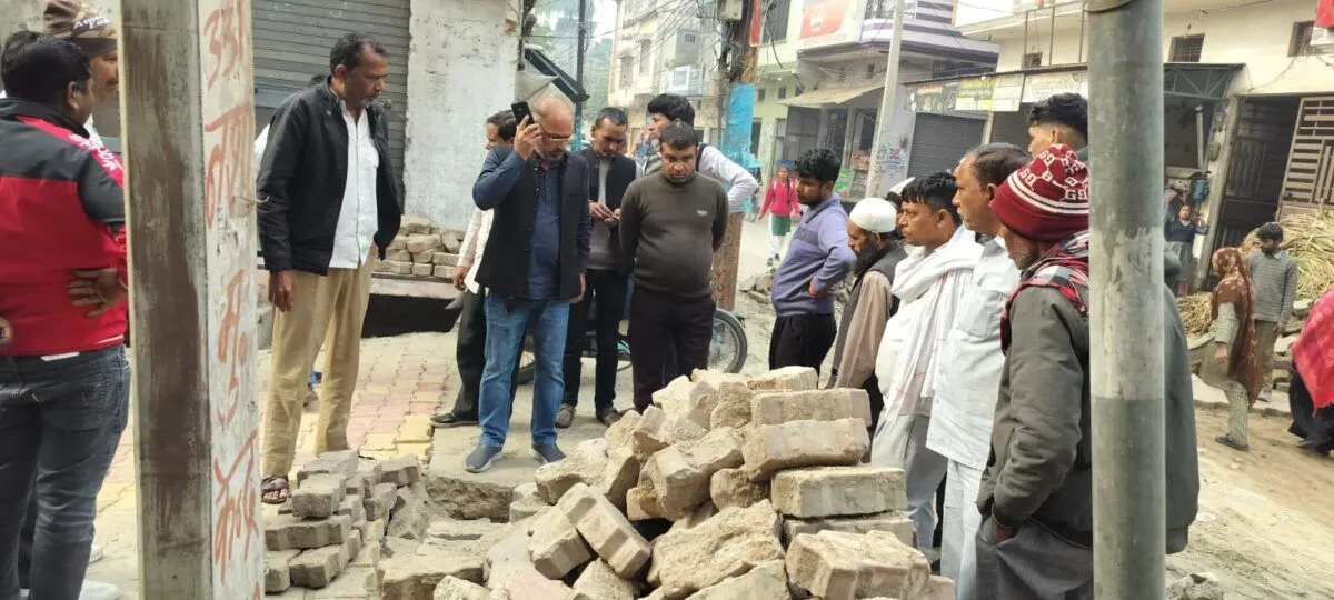 खतौली में पुलिया निर्माण पर हंगामा: शिवपुरी के लोगों ने रोका काम, ऊँचाई को लेकर जताई कड़ी नाराजगी