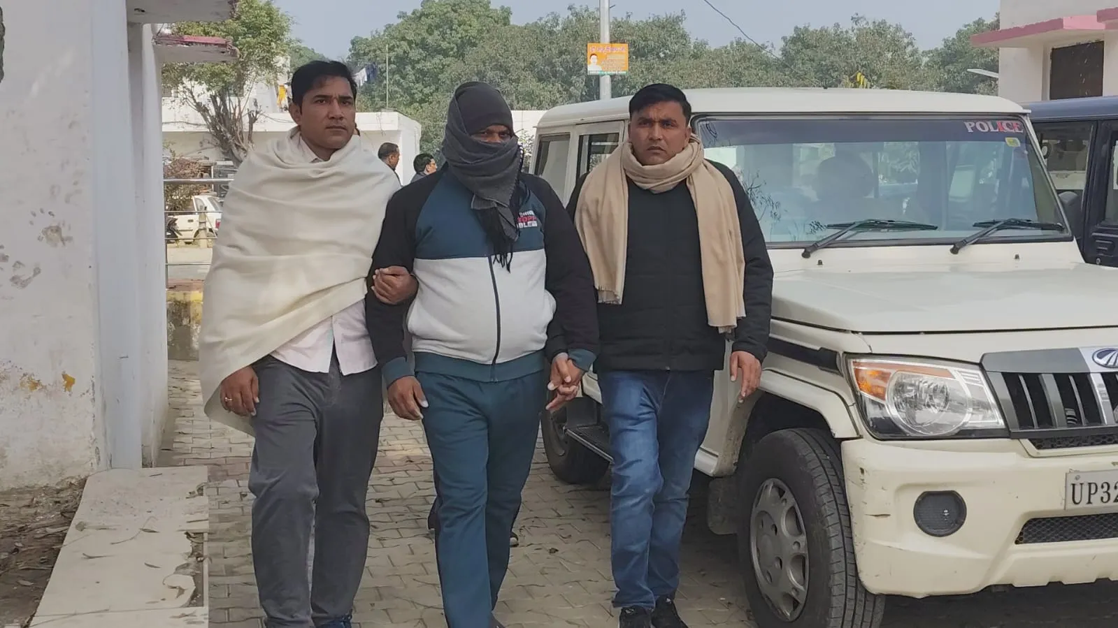 गाजियाबादः 50 हजार की रिश्वत लेते निवाड़ी एसएचओ रंगे हाथों गिरफ्तार, विजिलेंस टीम की बड़ी कार्रवाई