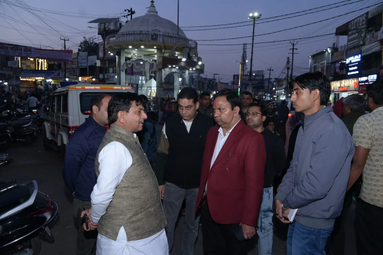 मुजफ्फरनगरः अपराध नियंत्रण और सड़क सुरक्षा को लेकर एक्शन मोड में मंत्री कपिल देव अग्रवाल, देर रात किया शहर का निरीक्षण