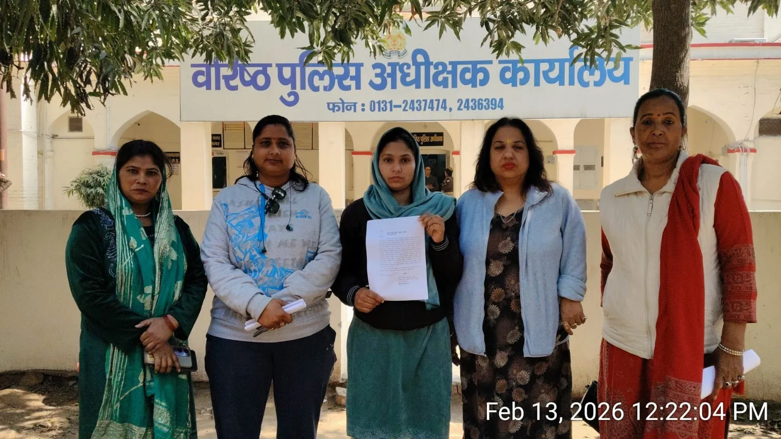 मुजफ्फरनगर: स्कूल वैन ने विधवा महिला की ई-रिक्शा में मारी टक्कर, जांच और कार्रवाई की मांग