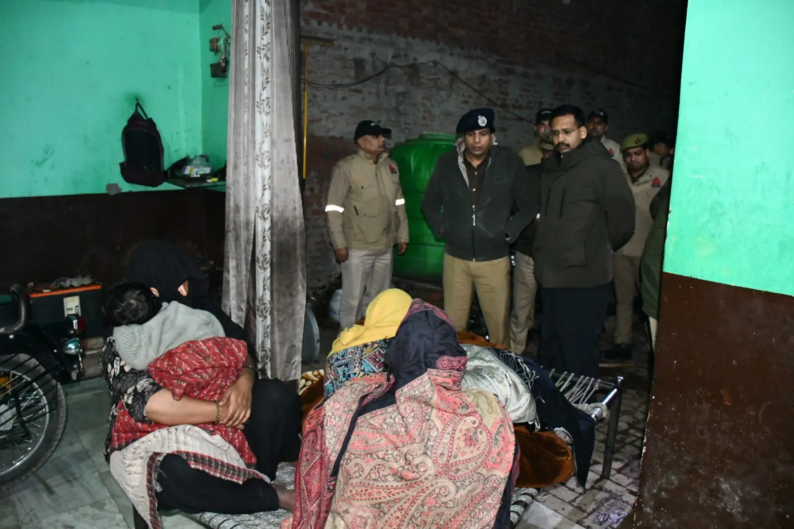 मुजफ्फरनगर: शाहपुर में रूह कंपा देने वाली वारदात, मासूम की हत्या कर पानी के टैंक में फेंका, मां पर भी जानलेवा हमला