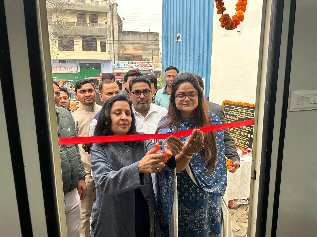 मुजफ्फरनगर में प्रदूषण पर प्रहार: शहर में लगे अत्याधुनिक एयर मिस्ट टावर, कूड़ा डलावघरों की जगह अब मिलेगी शुद्ध हवा