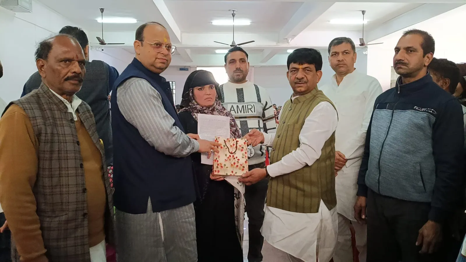 होली और रमजान से पहले गरीबों को मिला अपना आशियाना, मंत्री कपिल देव ने सौंपी 224 आवासों की चाबियां