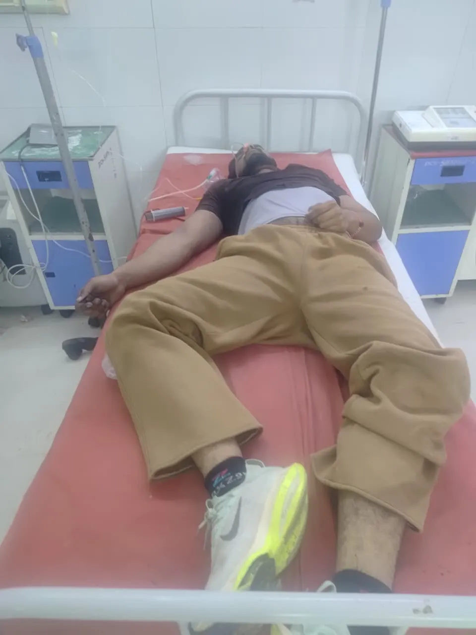 शामली में एक्सप्रेसवे पर संदिग्ध हालात में मिला बागपत का प्रेमी युगल, अस्पताल में युवक ने तोड़ा दम, युवती मेरठ रेफर