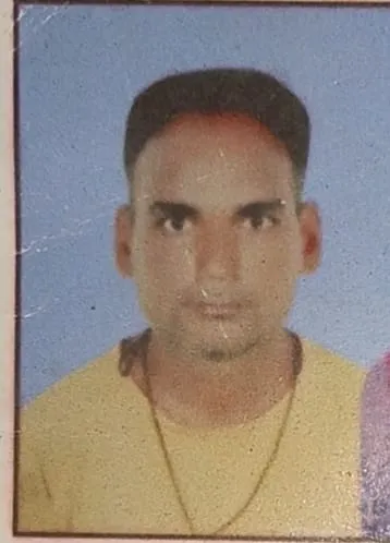 मेरठ में जमीन के बंटवारे में रिश्तों का कत्ल: बड़े भाई ने छोटे को उतारा मौत के घाट, घर के बाहर शव फेंककर फरार