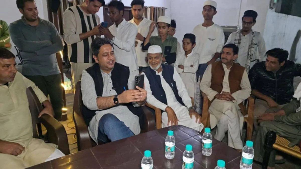 खाड़ी देशों में युद्ध का साया: सांसद चंदन सिंह चौहान ने प्रवासियों के परिजनों से की मुलाकात, सुरक्षा का दिलाया भरोसा