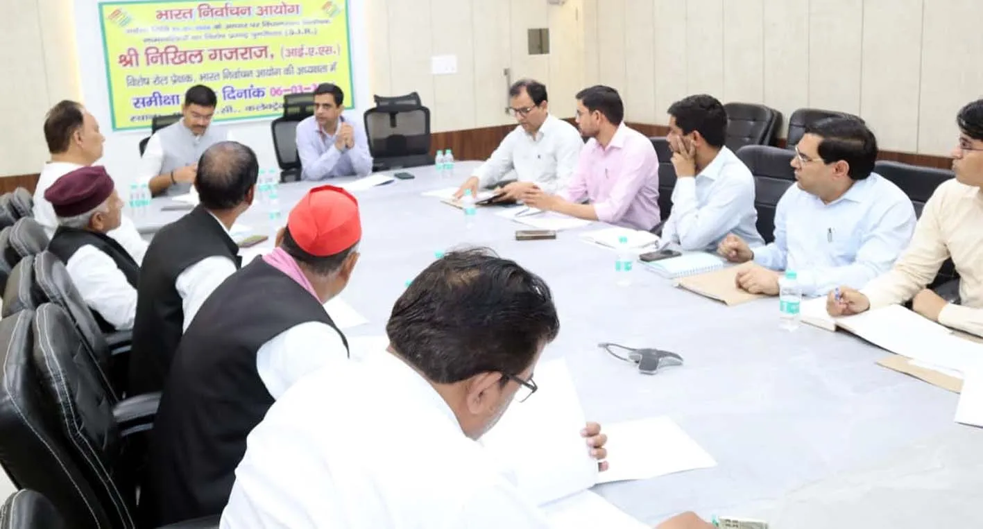 सभी पात्र नागरिकों के नाम मतदाता सूची में करायें पंजीकृत: निखिल