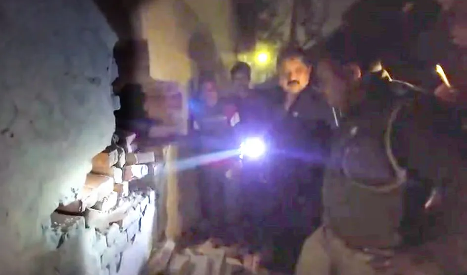 सहारनपुर मंडी में चोरों ने राइस ट्रेडर्स की दुकान में लगाई सेंध, एक आरोपी दबोचा, व्यापारियों का हंगामा