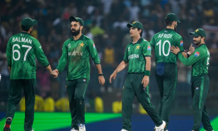 पाकिस्तान टीम में बड़े बदलाव के संकेत, सलमान आगा की कप्तानी जा सकती है 