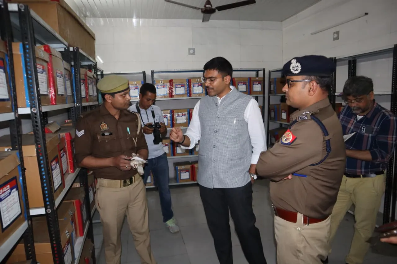 सहारनपुर: डीएम और एसएसपी ने कोतवाली नगर व चिलकाना थाने का किया वार्षिक निरीक्षण