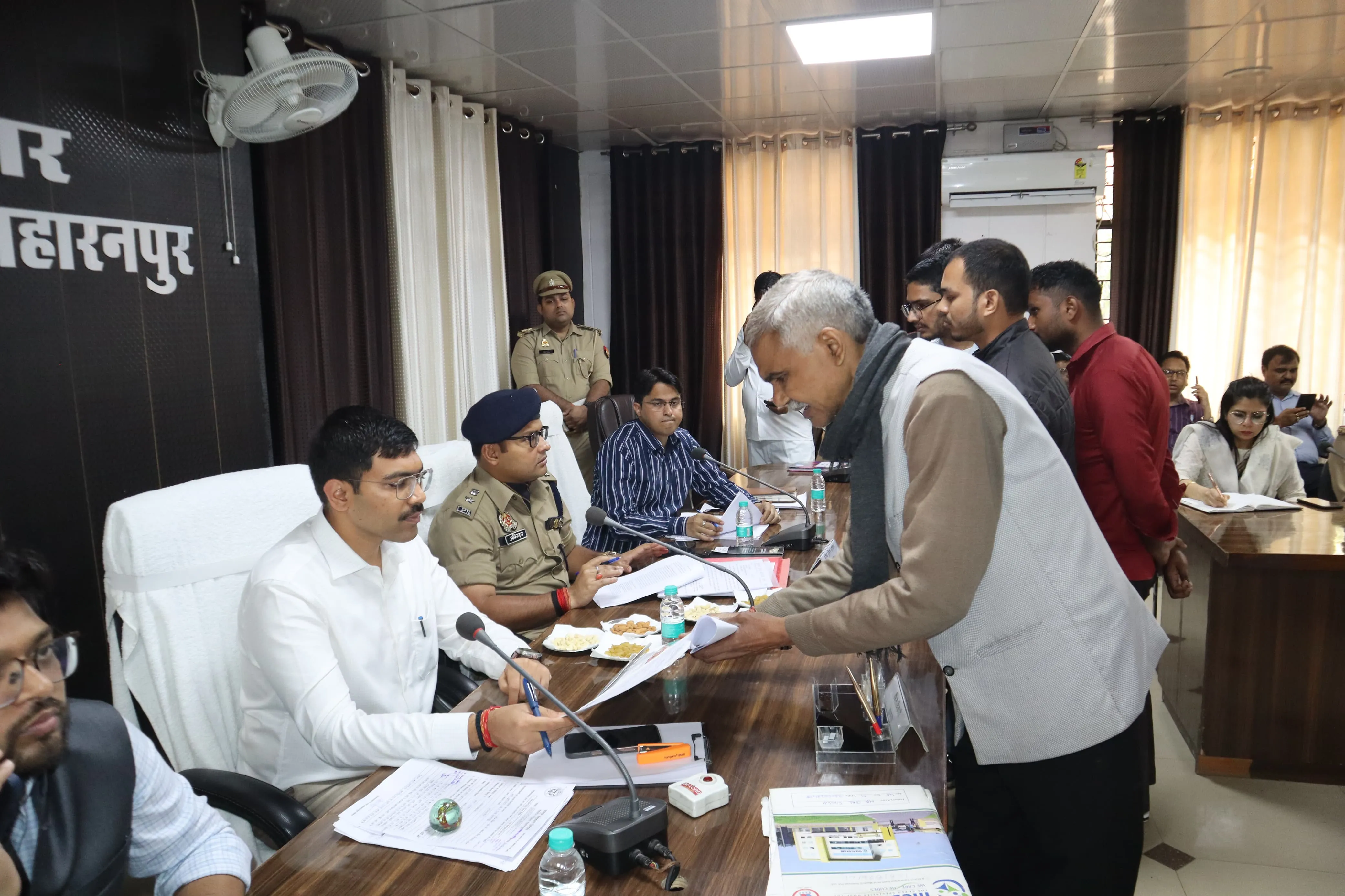 सहारनपुर : तहसील सदर में आयोजित हुआ सम्पूर्ण समाधान दिवस, जिलाधिकारी ने जन शिकायतों का कराया निस्तारण